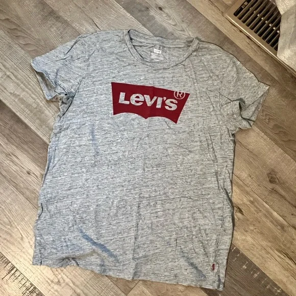 Levi’s top - Picture 2 of 2